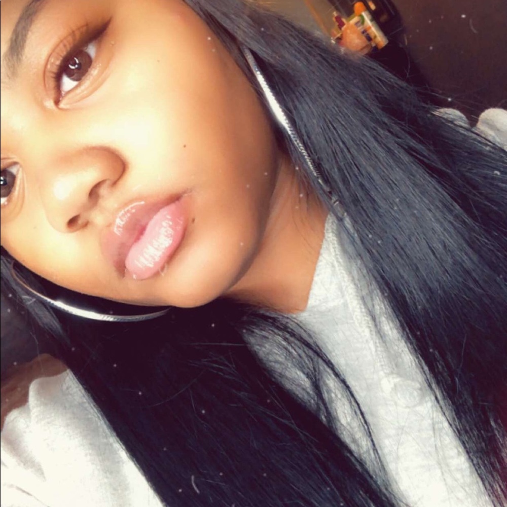 Meet your Posher, Cierra
